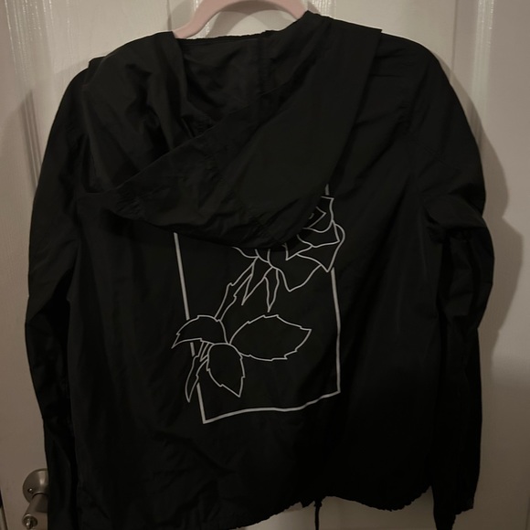 Garage windbreaker - Picture 2 of 4